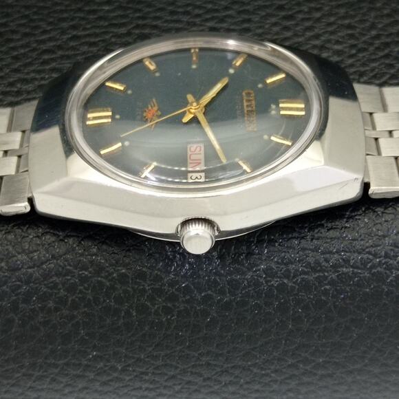 Vintage 1977 Citizen Automatic Mens Silver Watch W/daydate & Gold accents - Picture 5 of 9